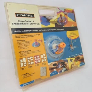 Fiskars | 4802 | ShapeCutter and ShapeTemplate Starter Set - Picture 1 of 2