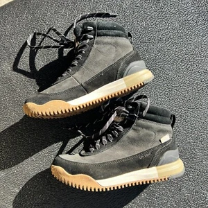 The North Face Womens 6 Black Gray Back to Berkeley III Leather Boots NF0A4T3E - Picture 1 of 6