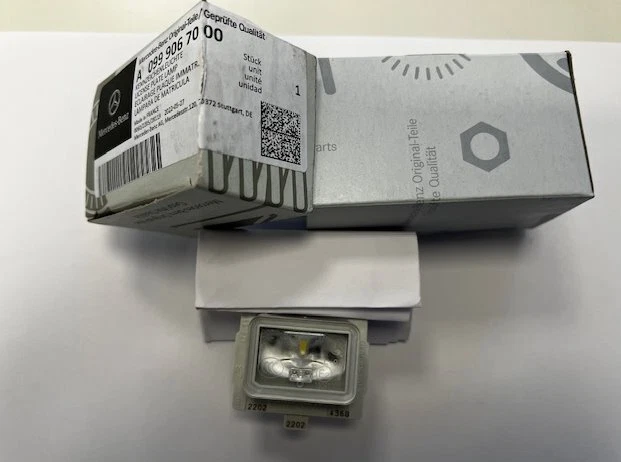 Luz matrícula LED A099906 original Mercedes-Benz Clase C Clase E Clase S Foto 1 de 1
