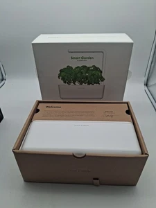 Smart Garden by Click & Grow Ultimate Self-Watering Indoor Growing Herbs System - Picture 1 of 2