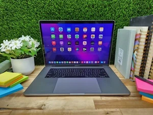 Apple MacBook Pro 2017 15" Intel Core i7 3,1GHz 16GB 1TB SSD Radeon Pro 560 ~ - Bild 1 von 20