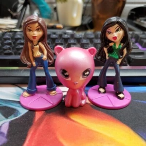 2 BRATZ Dolls Girls Plastic CAKE TOPPERS, 3" W Cat Figure - Picture 1 of 8