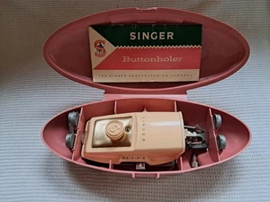 60er Jahre Singer Buttonholer 489500 im rosa Klappkoffer - Bild 1 von 10