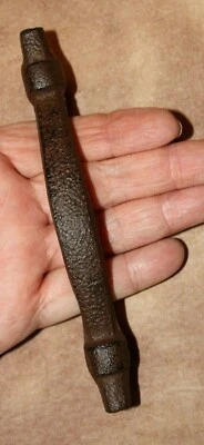 Tiradores de gabinete central de 4 1/8 pulgadas aspecto martillado hierro fundido 5 3/4 pulgadas, HW-95 Foto 1 de 4