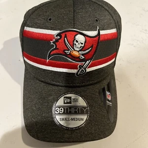New Era 39Thirty Tampa Bay Buccaneers Bucs Cap S/M Small-Medium NWT - Picture 1 of 5