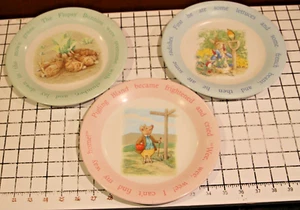 3 piatti melamina Pottery Barn Kids 2010 bordo pastello Peter Rabbit Beatrix Potter - Foto 1 di 7