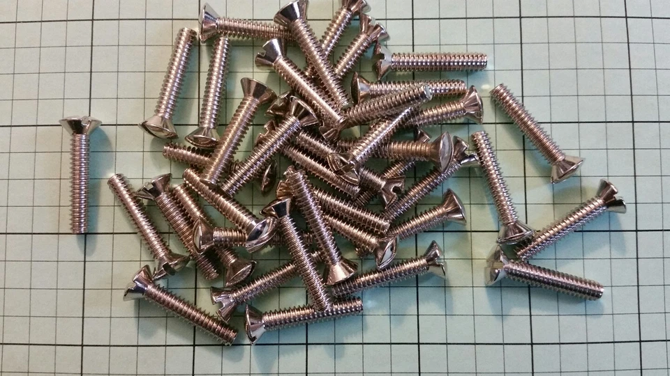 Tornillos de máquina de latón cromado, cabeza ovalada ranurada de 10-24 x 1", 40 ea. Foto 1 de 3