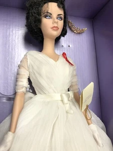 Barbie classica bambola Elizabeth Taylor diamanti bianchi - Foto 1 di 19