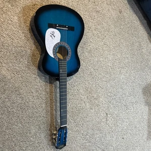 CHITARRA ACUSTICA BUCK DHARMA FIRMATA AUTOGRAFO 38” ACOA BLUE OYSTER CULT - Foto 1 di 9