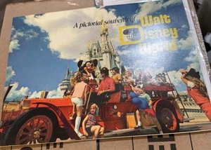 "Pictorial Souvenir of Walt Disney World" Booklet - Vintage 1970's - 36 Pages - Picture 1 of 5