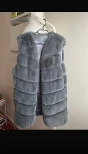 Long Women’s Grey Fur Gilet Size 8 - Picture 1 of 3