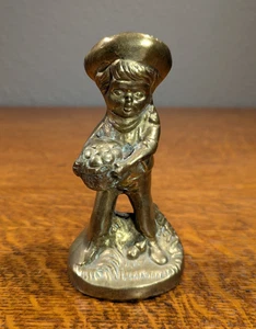 Ancienne figurine homme vendange raisin laiton bel homme statue déco vin - Photo 1/9