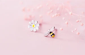 Silver White Flower Daisy Honey Bee Pave Cubic Zirconia Mismatch Stud Earrings - Picture 1 of 2