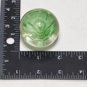 Kunstglas 2 Zoll Briefbeschwerer Pastell Grün Blume - Bild 1 von 5