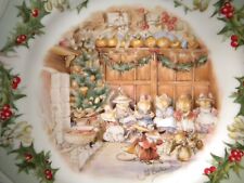 ROYAL DOULTON BRAMBLY HEDGE THE ENTERTAINMENT   8"  PLATE