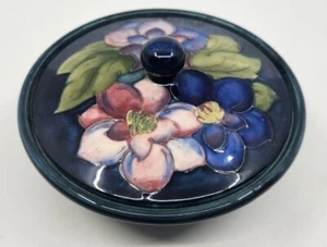 Vtg Moorcroft Blue Magnolia Footed Dish Lid Hand painted floral Pottery England - Picture 1 of 9