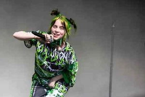 BILLIE EILISH - ARTISTA GALARDONADA E ICONO MUNDIAL - Foto impresa brillante 5x7 - Imagen 1 de 1