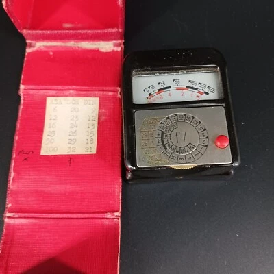 Vintage Gossen Sixtus Light Meter with Case 1950s - Image 1 of 4