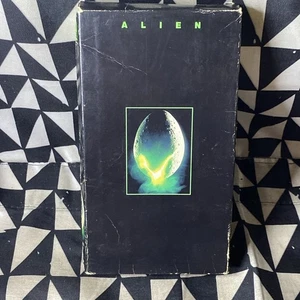 Alien (1979 film) VHS Sigourney Weaver Ridley Scott Tape Fox Video 1992 - Imagen 1 de 16