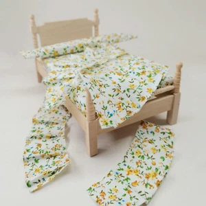 Miniatur handgefertigtes Holzbett Puppenhaus Schlafzimmer Möbel Zubehör im Maßstab 1:12 - Bild 1 von 14