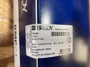 BRADY M71EP-167-593 ETICHETTE CON PANNELLO RIALZATO BIANCO 1,5 X 1,2 PER STAMPANTI M7 (NUOVE!) - Foto 1 di 4
