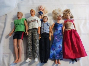 Konvolut 6 Vintage Barbie Puppen - 60er und 90er Jahre - Bild 1 von 18