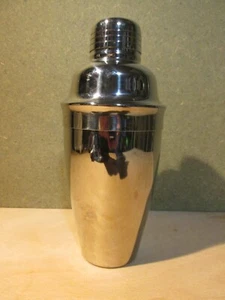 Chrome Retro Cocktail Shaker - Picture 1 of 9