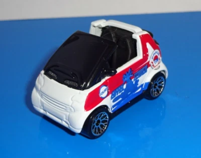 Matchbox Around The World 1 Loose Vehicle Smart Cabrio Eiffel Tower Paris VHTF - Image 1 of 2