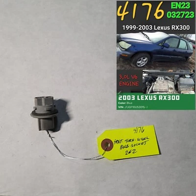 ⭐⭐OEM 1999-2003 LEXUS RX300 FRONT TURN SIGNAL BULB SOCKET⭐⭐ - Image 1 of 3