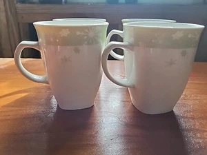 Menge 4 Oneida Winter Frost Grün Schneeflocke Quadrat Kaffee Kakao Tee Tassen - Bild 1 von 4