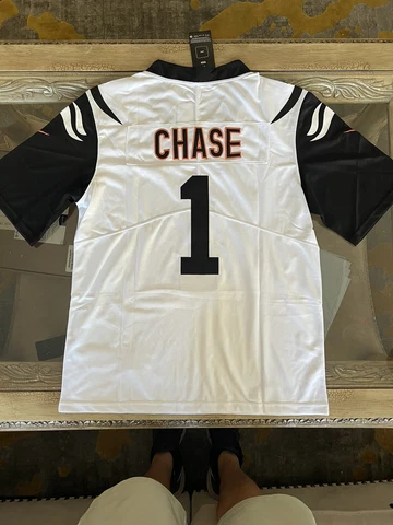 JaMarr Chase Jersey NEW Mens Large White Cincinnati Bengals Cover