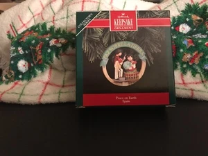 HALLMARK KEEPSAKE ORNAMENT ~  PEACE ON EARTH ~ SPAIN ~ 1992 *NIB - Picture 1 of 3