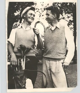Foto de prensa del joven golfista de Chicago Johnny Lehman & Caddy de colección 1931 - Imagen 1 de 2