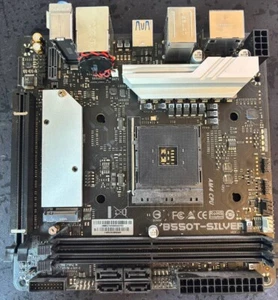 Biostar B550T-SILVER Carte mère AMD B550 Emplacement AM4 Mini ITX - Photo 1/2