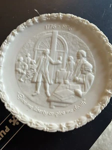 Vintage Fenton Bicentennial Commemorative Plate Give Me Liberty or Give Me Death - Picture 1 of 2