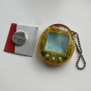 Tamagotchi Bandai Wiz 2004 See Through Giallo Chiaro Arancione Virtual Pet Funzionante - Foto 1 di 11