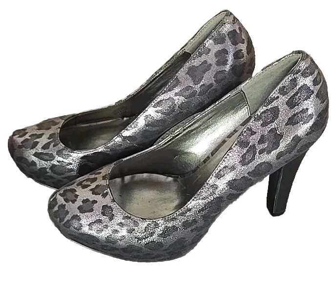 G by GUESS ~ Estampa Animal ~ Tamanho 10M ~ Salto Bloco ~ Sapatos de Plataforma ~ GOVOXX13 - Imagem 1 de 4