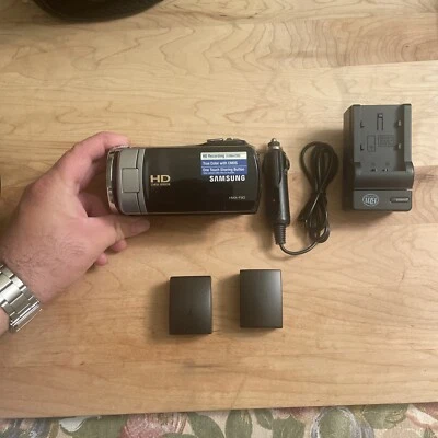 SAMSUNG HMX-F90 - CAMCORDER - Image 1 of 4