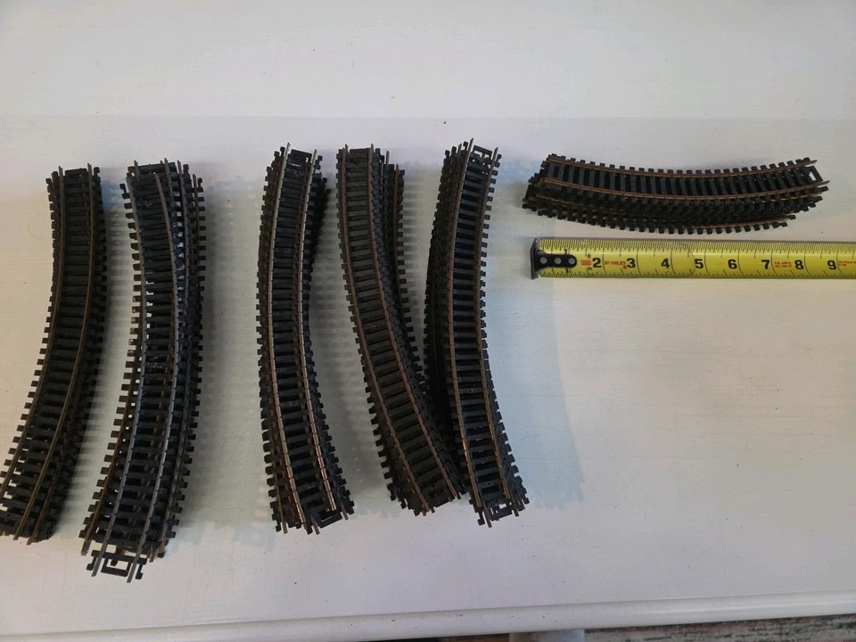 Lot Of 55 Pieces HO Gauge Atlas Snap Train Track, Curves. 45 Of 10", 10 Of 9" - Image 1 of 3