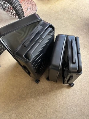 Juego de equipaje Travelers Club Platinum Odyssey de 2 piezas (26"/20") Foto 1 de 4