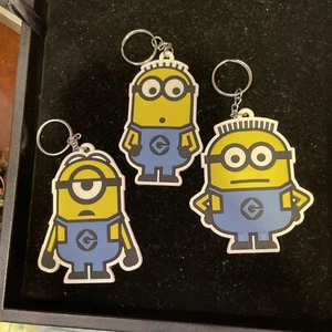 Lot Of 3 Universal Studios Despicable Me Minion Made Keychain - Picture 1 of 8