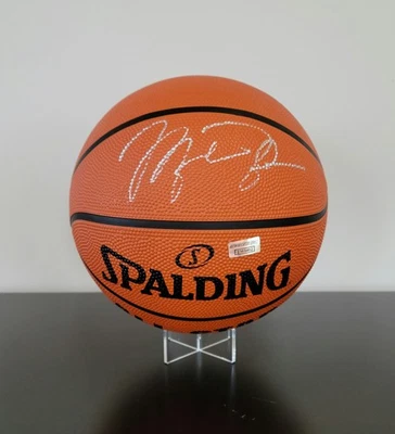 Baloncesto autografiado firmado por Michael Jordan Chicago Bulls con certificado de autenticidad Foto 1 de 4