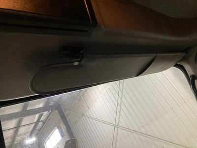 Parasol interior derecho/pasajero Mack CXN - usado Foto 1 de 3