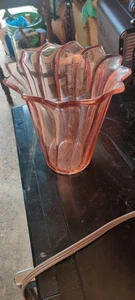 Jarrón de vidrio remolino Art Deco rosa - Imagen 1 de 5
