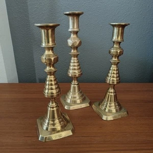 3er Set viktorianische Kerzenständer 1890er Messing englischer Bienenstock Reg. Nr 223580 - Bild 1 von 16