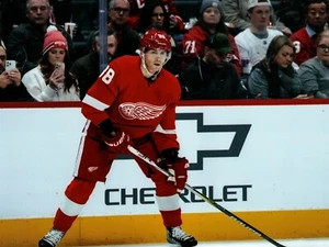 Patrick Kane Detroit Red Wings UNSIGNED 8x10 Photo - Picture 1 of 1