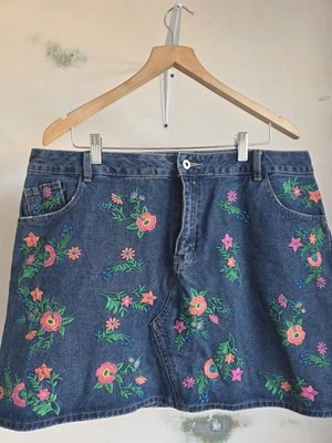 Denim Embroidered Floral Skirt Mini Size 18 Cotton Tu Ripped Pockets - Image 1 of 4