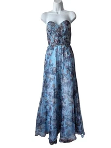 Maxi Vestido Lulu's Most Beautiful Day Sin Tirantes Floral Con Cordones Espalda Grande - Imagen 1 de 11