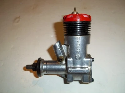 BEAUTIFUL McCOY 35 VINTAGE GLOW  MODEL AIRPLANE IN GREAT SHAPE - Image 1 of 4