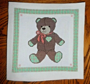 Completed VTG Hand Stitched Cross Stitch Embroidery Green Plaid TEDDY BEAR - Bild 1 von 6